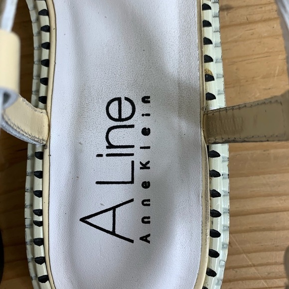 ANN KLEIN CREAM SANDALS ONLY WORN ONCE - Picture 4 of 7